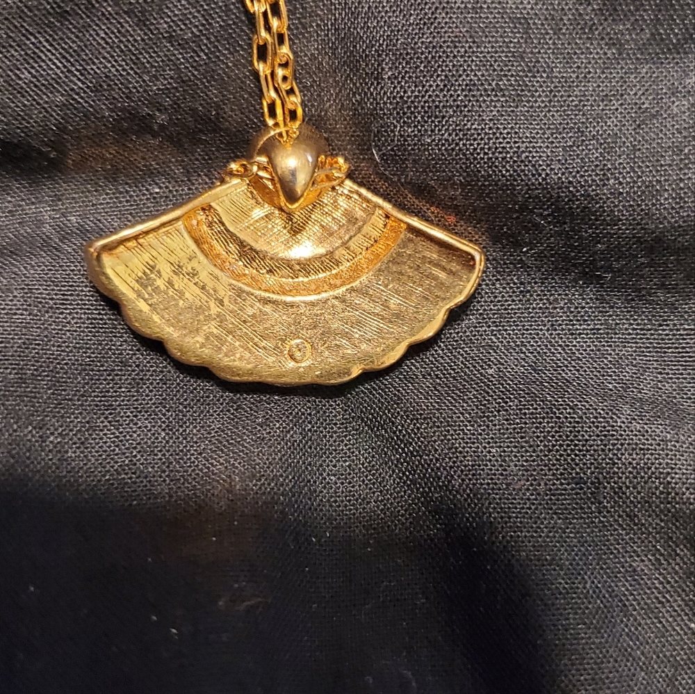 Fan Style Necklace - Picture 3 of 3